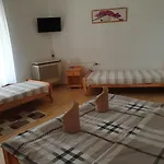 בית הארחה Fonix Panzio 3*