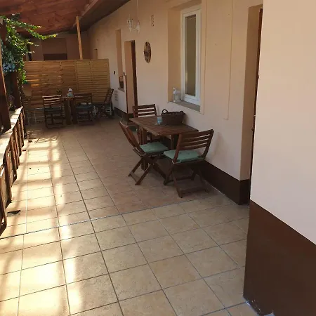 בית הארחה Fonix Panzio 3*