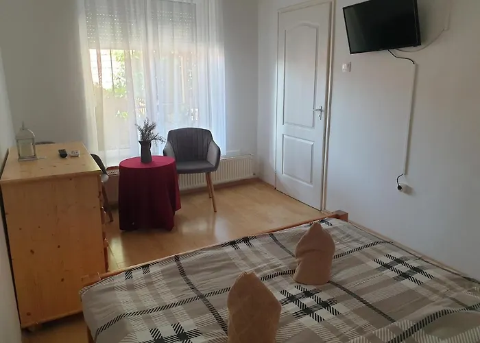 Pensjonat Fonix Panzio Eger